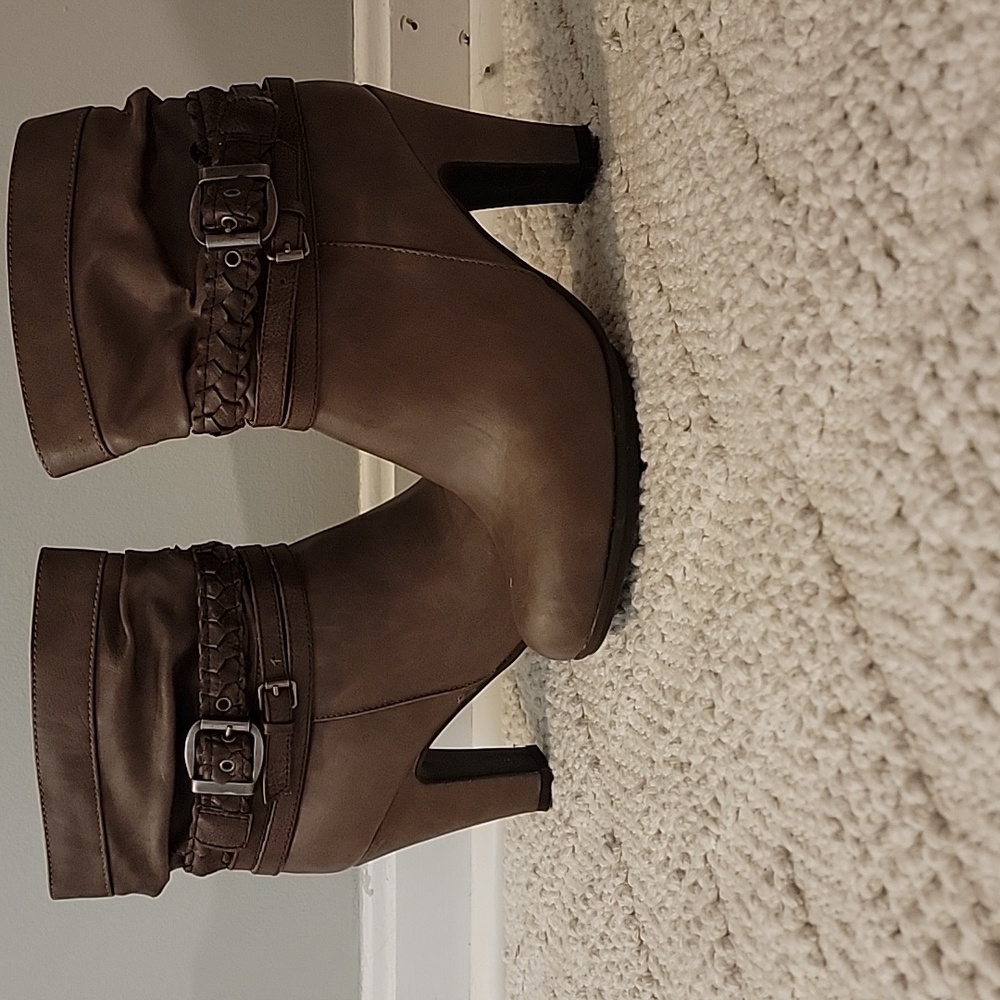 Ankle booties brown with straps